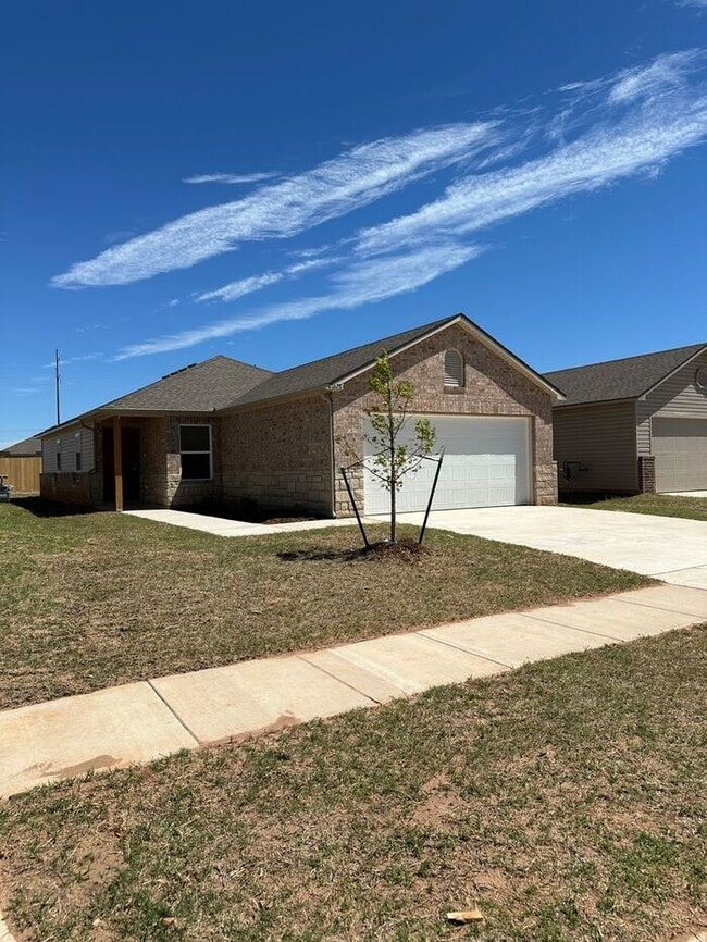 Building Photo - Get an A+ in Savings: Enjoy a $500 Move-In Credit!| Modern 3 Bed, 2 Bath Home in Yukon