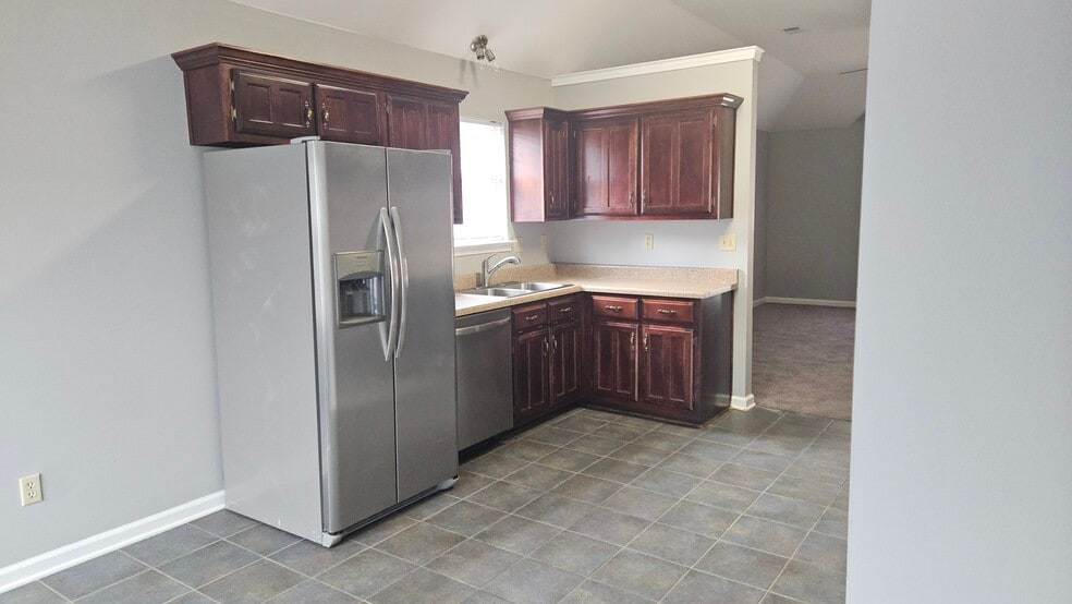 Building Photo - 8382 Regal Bend Dr