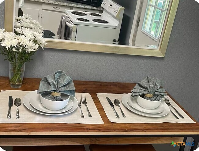 Building Photo - 284 Perryman St