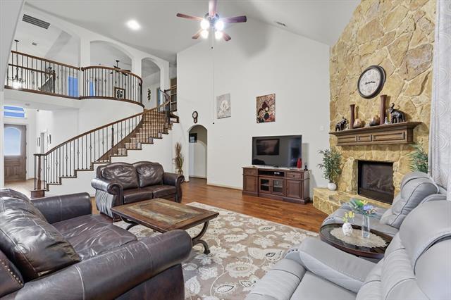 Building Photo - 12516 Maplecrest Dr