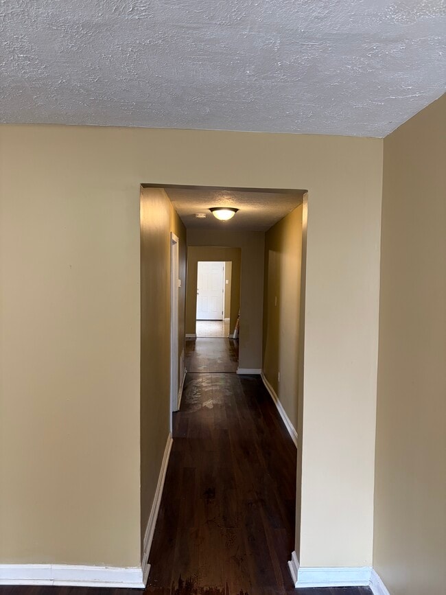 Building Photo - 855 Humler St