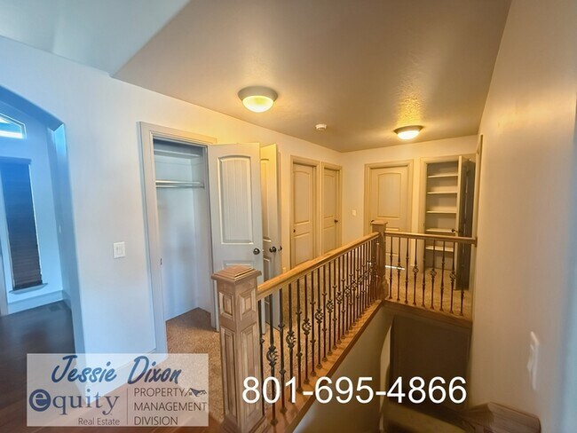 Building Photo - 5725 Brook Cir