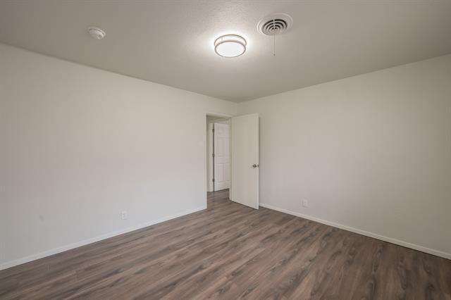 Building Photo - 2021 Glen Haven Dr