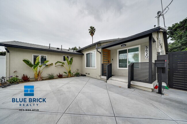 Building Photo - 5620 1/2 Radford Ave -