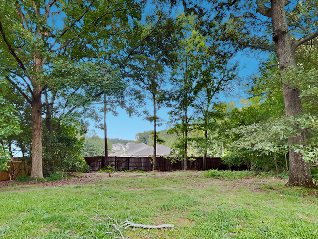Building Photo - 1827 Kirkland Rd