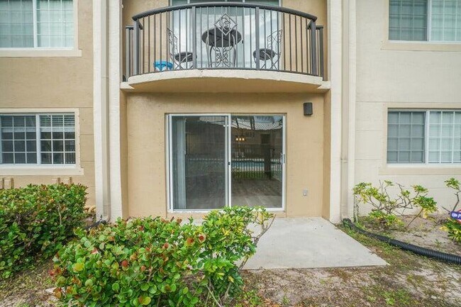 Building Photo - 1700 Crestwood Ct S