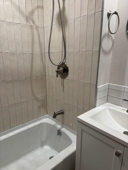 Building Photo - 24 Margaret St