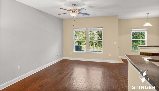 Building Photo - 381 Dante Cir