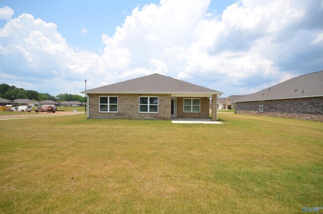 Building Photo - 3209 Chestnut Ct SE