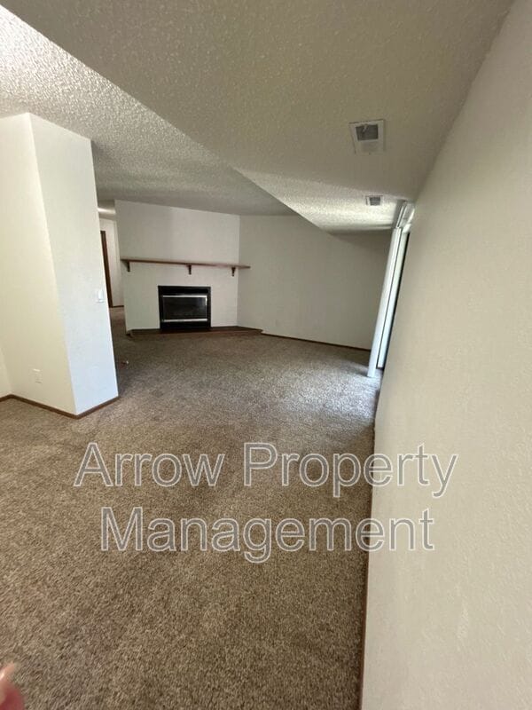 Building Photo - 205 E Arbor Ave