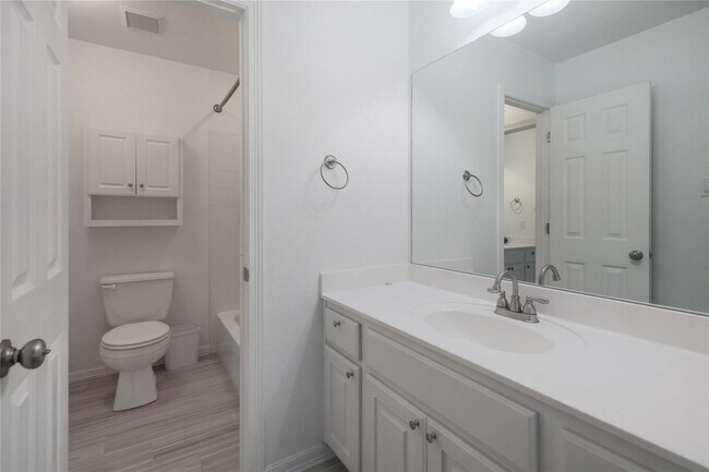 Building Photo - 2279 Fernspring Dr