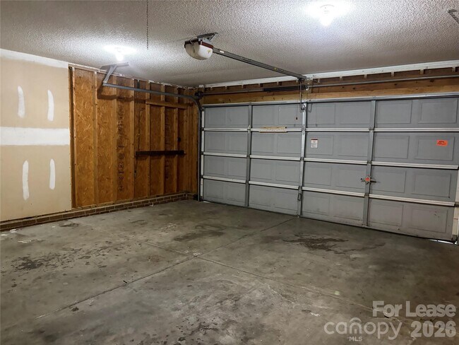 Building Photo - 4924 Aldersbrook Dr