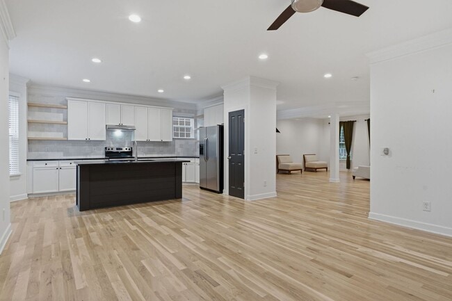 Building Photo - 2661 Avery Park Dr