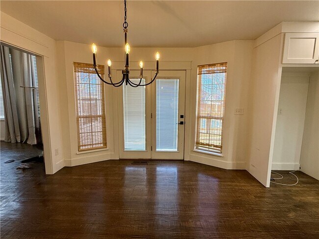 Building Photo - 101 Fox Glove Ln