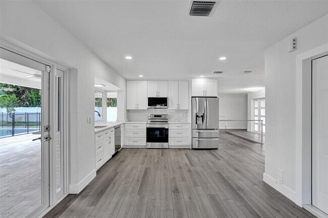 Building Photo - 5361 SW 7th St