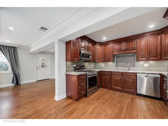 Building Photo - 335 Brookside Ln