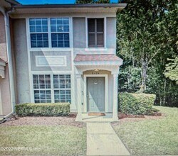 Building Photo - 8424 Thornbush Ct