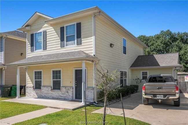 Building Photo - 114 Lynn Dr