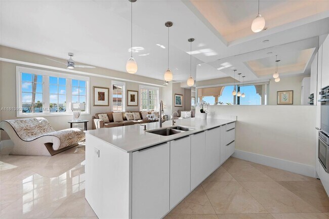 Building Photo - 19253 Fisher Island Dr