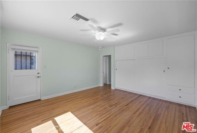 Building Photo - 1021 N Frederic St