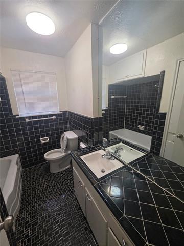 Building Photo - 7410 Piedmont Dr