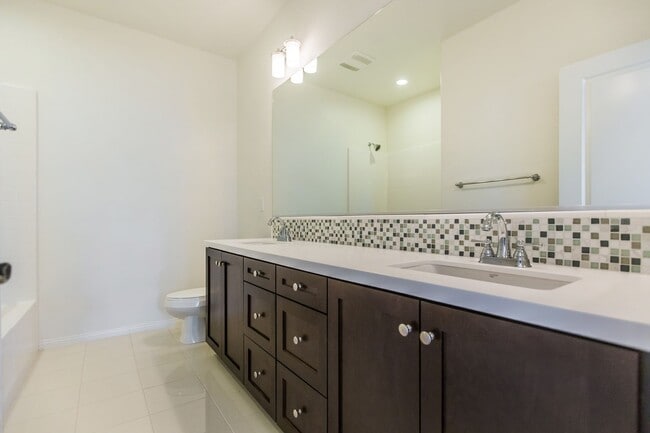 Building Photo - 4BD/3BA/2Garage Two Story Highly upgraded ...