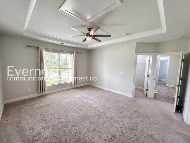 Building Photo - Spacious 4Beds 3.5Bath Single Family Rental with Modern Amenities / Available Now!