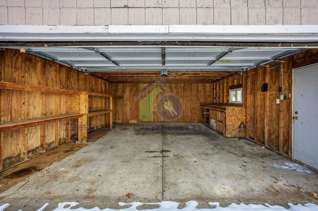 Building Photo - Spacious 3 Bedroom Single Family Home Near Downtown GR | $1795