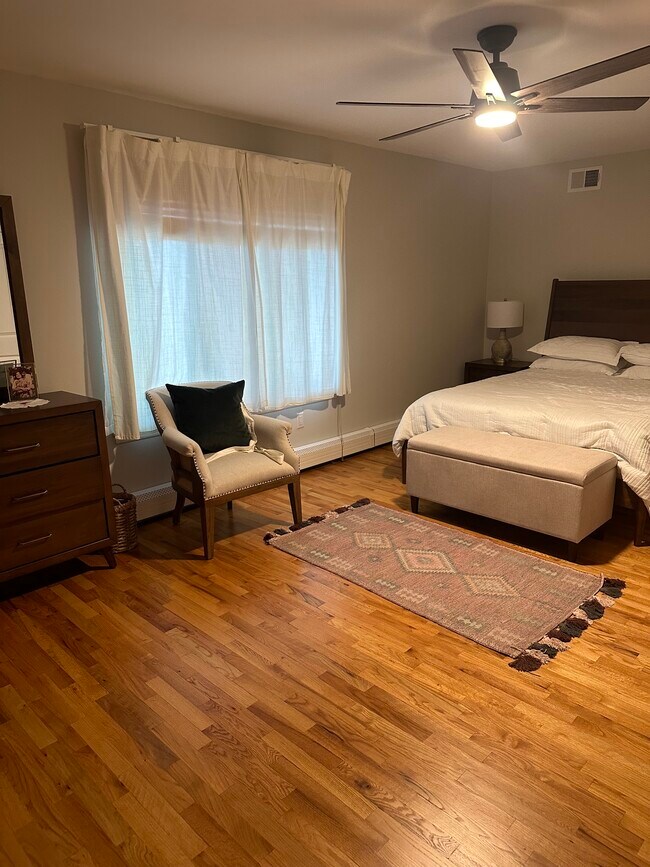 Building Photo - 1 Irongate