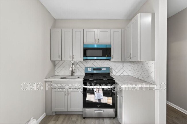 Building Photo - 378 Grand St