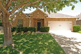 Building Photo - 9732 Kingsmill Dr