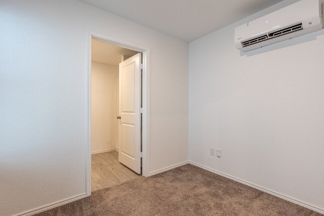 Building Photo - 7125 Elm Cv