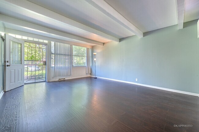Building Photo - 4800 S Drexel Blvd
