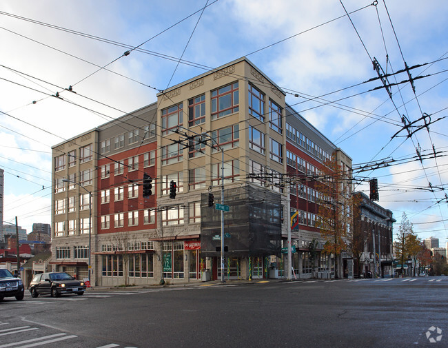 Building Photo - The Broadway Crossing