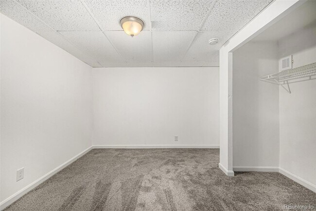 Building Photo - 1409 S Clermont St