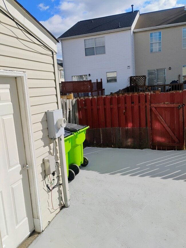 Building Photo - 2216 Fort Pickens Ct