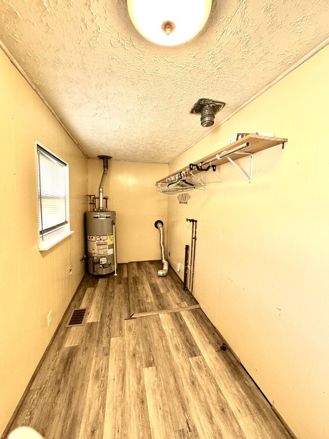 Building Photo - 152 4th St