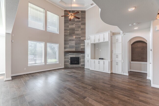 Building Photo - 6 Winter Thicket Pl