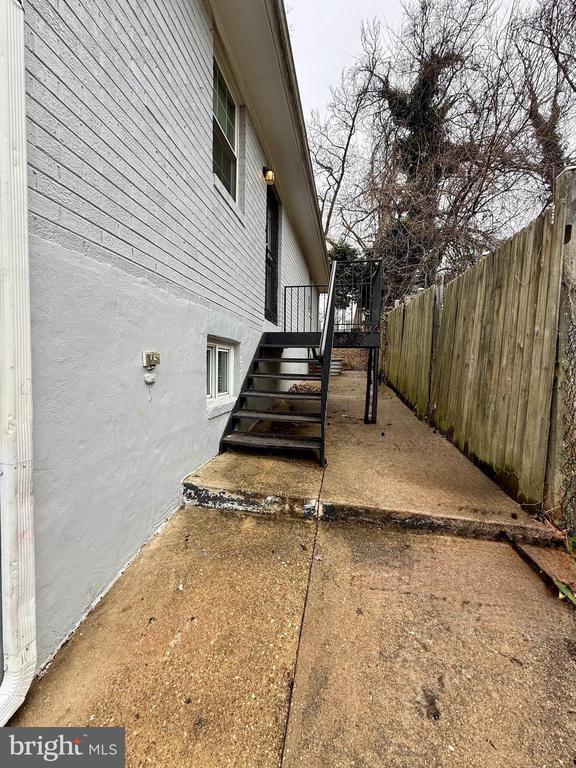 Building Photo - 1627 Quarter Ave