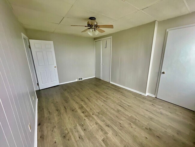 Building Photo - 3 Bed 1.5 Bath- Southside Pittsburgh PA