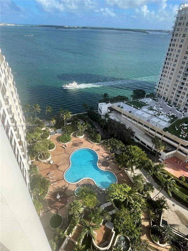 Building Photo - 520 Brickell Key Dr