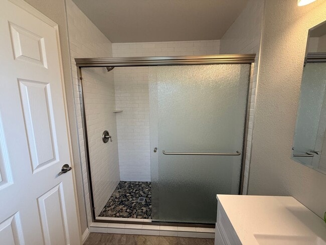 Building Photo - Updated single story home!