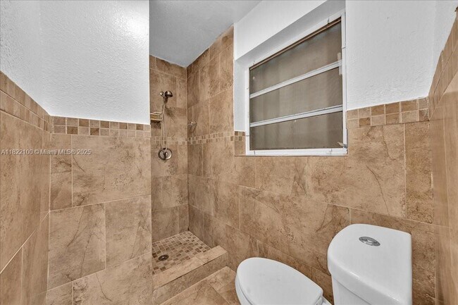 Building Photo - 6221 SW 35th St