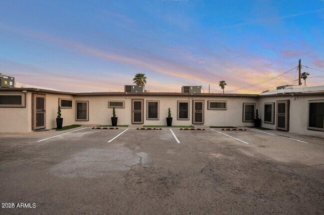 Primary Photo - 1108 S 33rd Ave