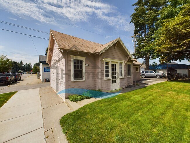 Building Photo - 1 Bedroom Cottage with Off-Street Parking Available in Midtown Coeur d'Alene!