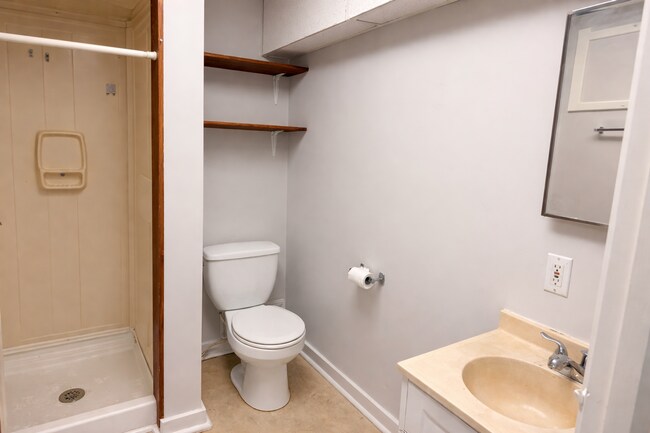 Building Photo - 3544 Bell St