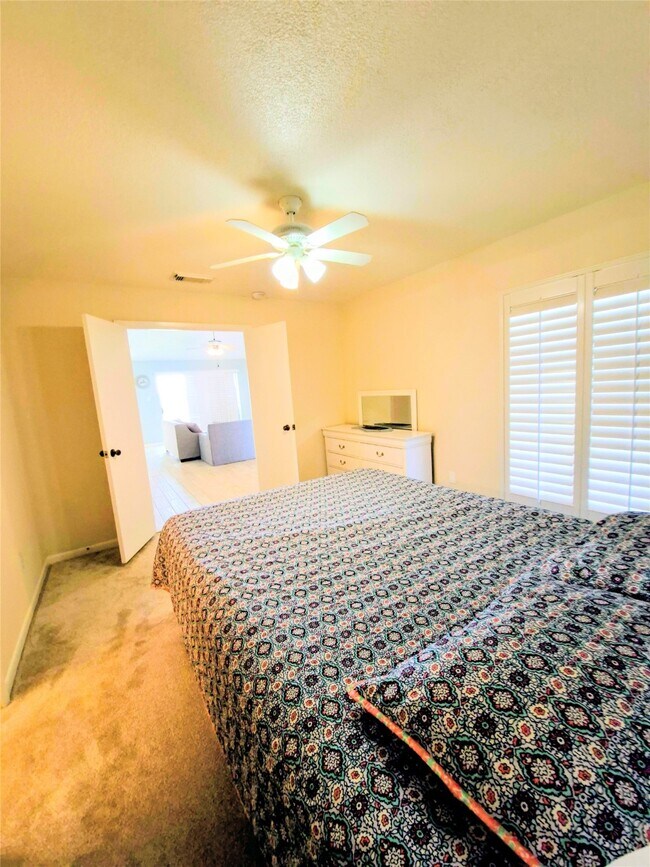 Building Photo - 500 Tiki Dr