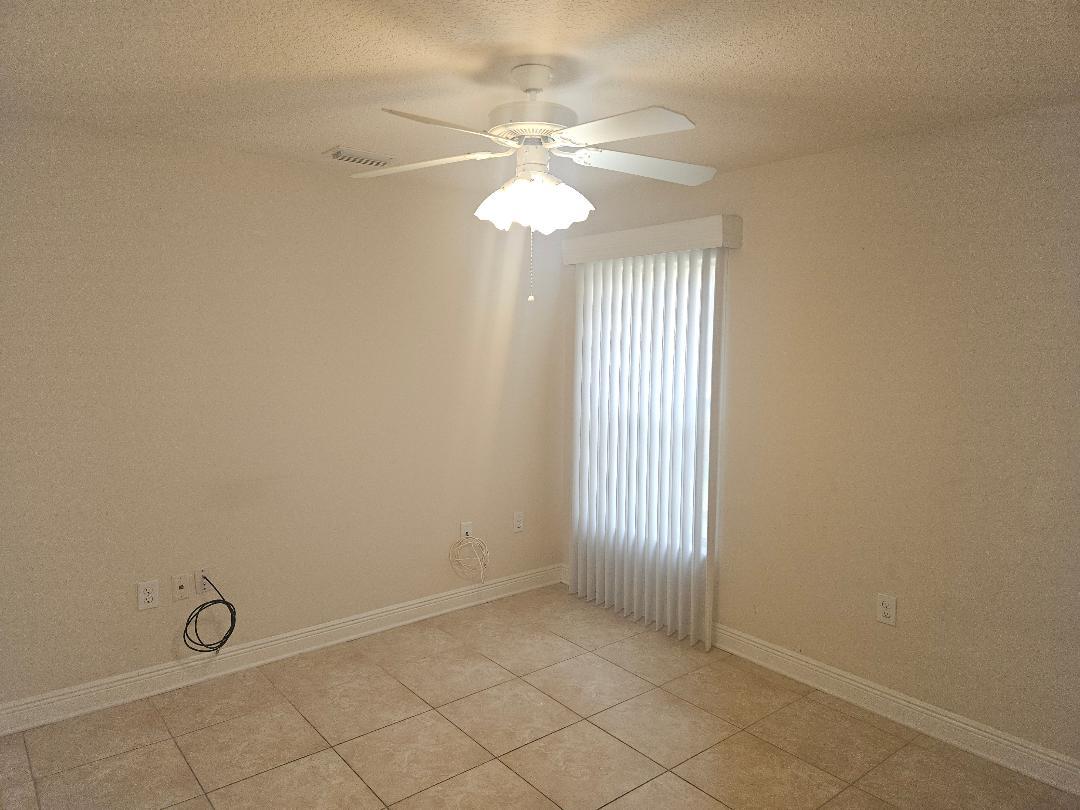 Bedroom 2 - 2074 Botanica Cir