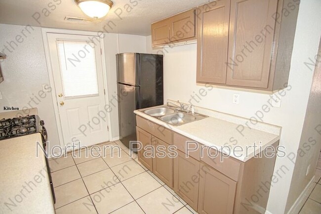 Building Photo - 11027 Sunshine Ct