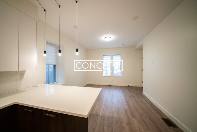 Building Photo - 1474 Tremont St